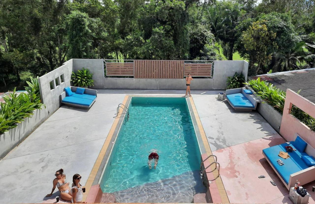 Comet Hotel Surat Thani Extérieur photo