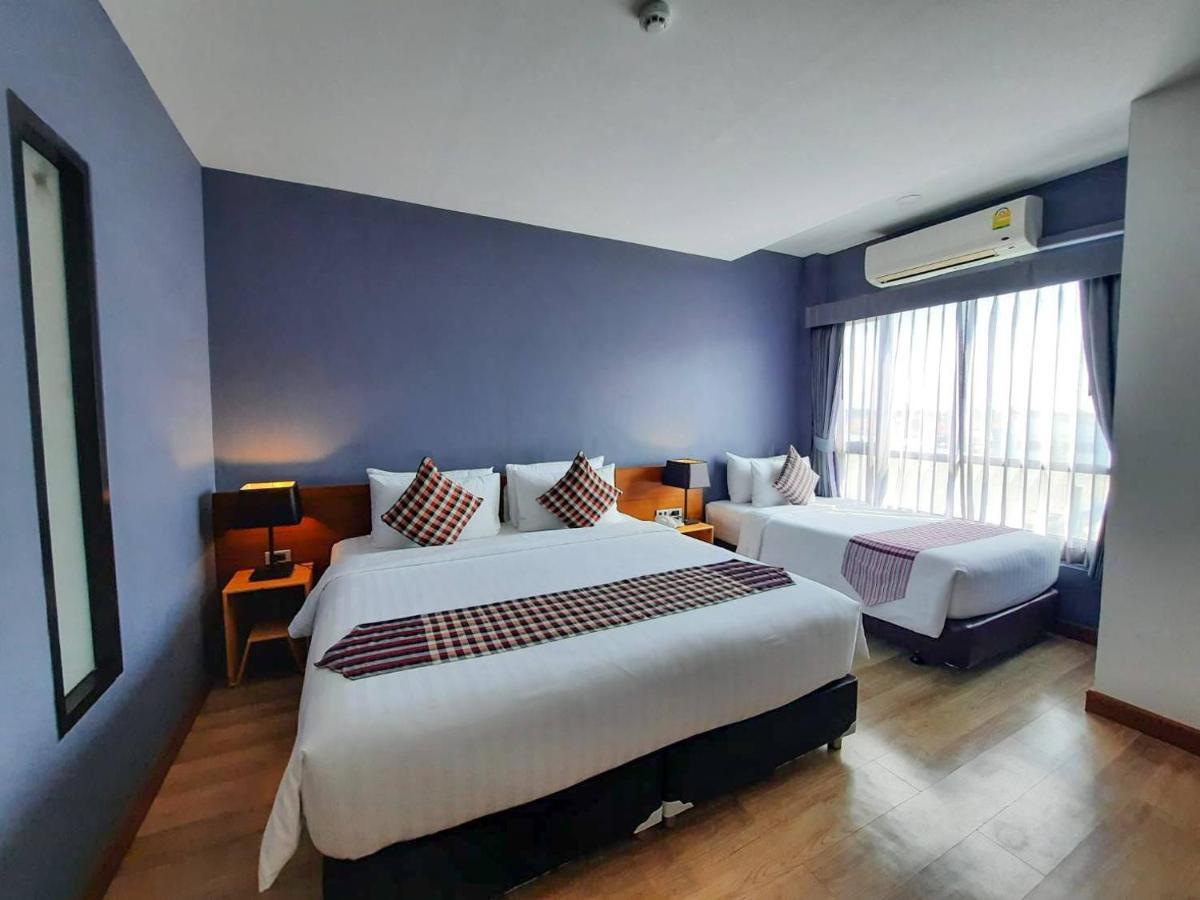 Comet Hotel Surat Thani Extérieur photo