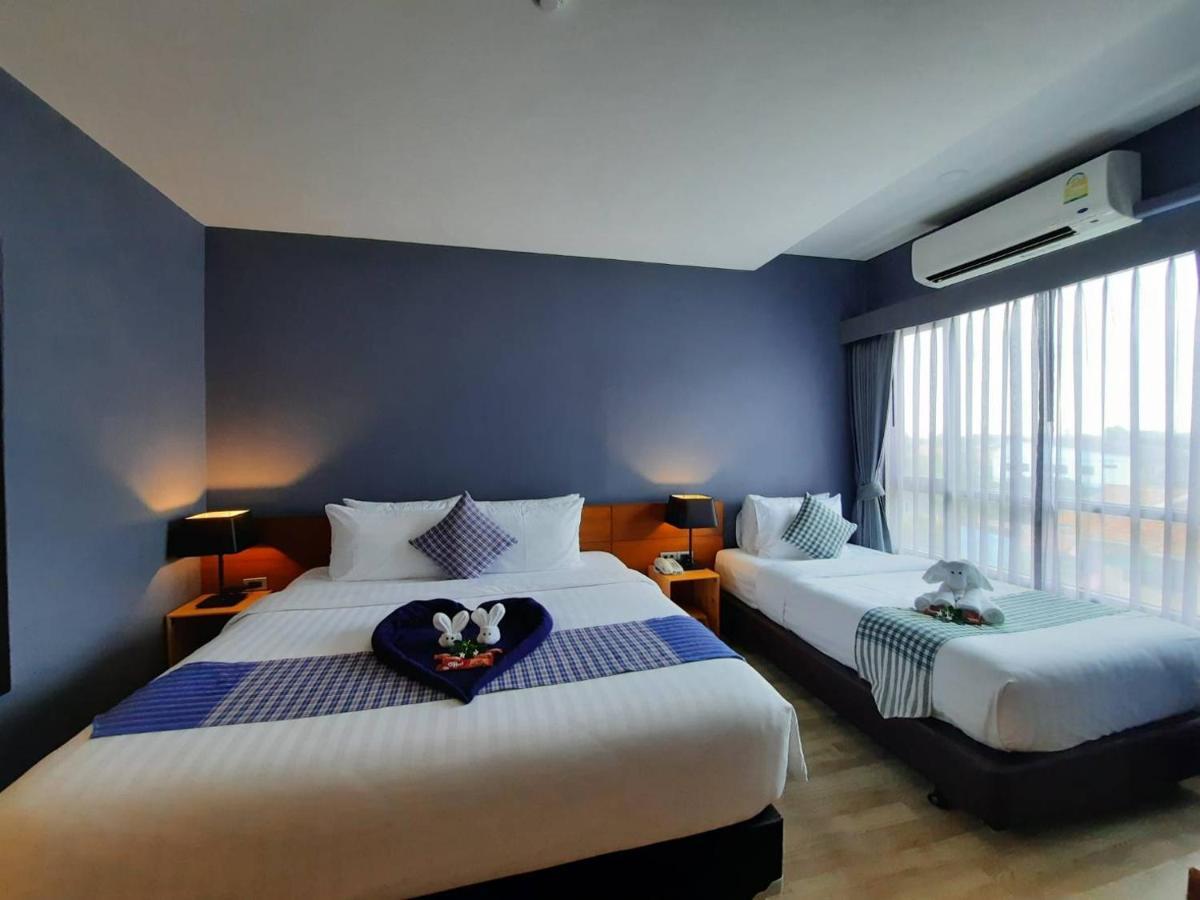 Comet Hotel Surat Thani Extérieur photo