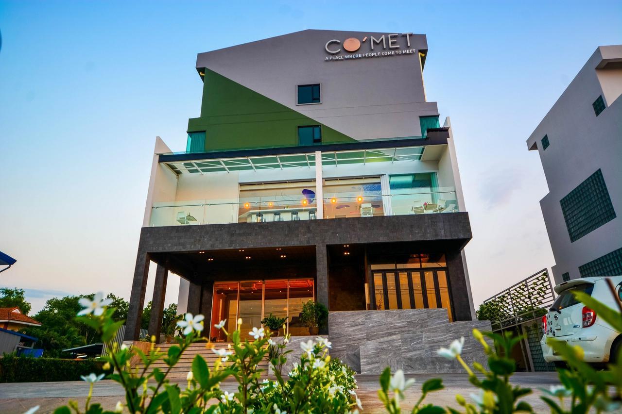 Comet Hotel Surat Thani Extérieur photo