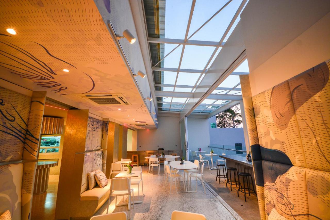 Comet Hotel Surat Thani Extérieur photo