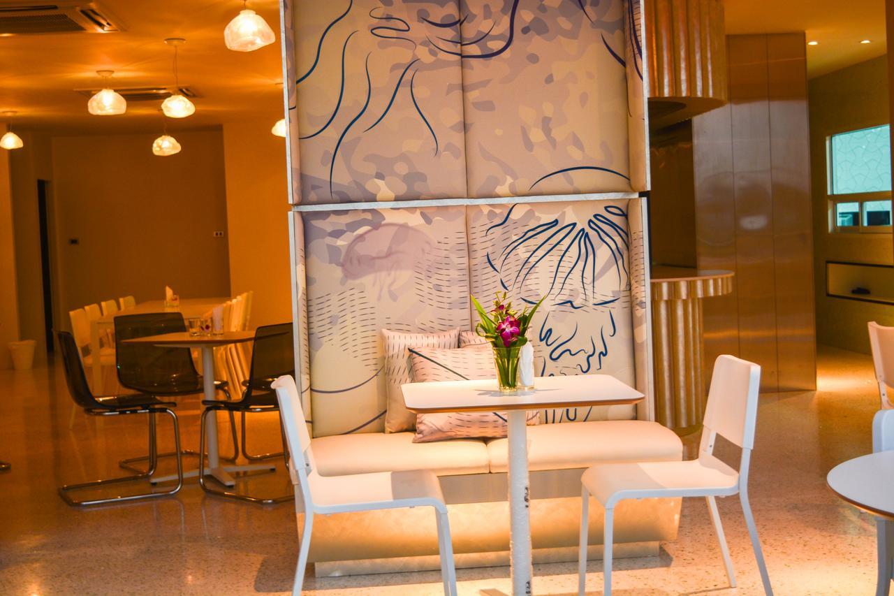 Comet Hotel Surat Thani Extérieur photo