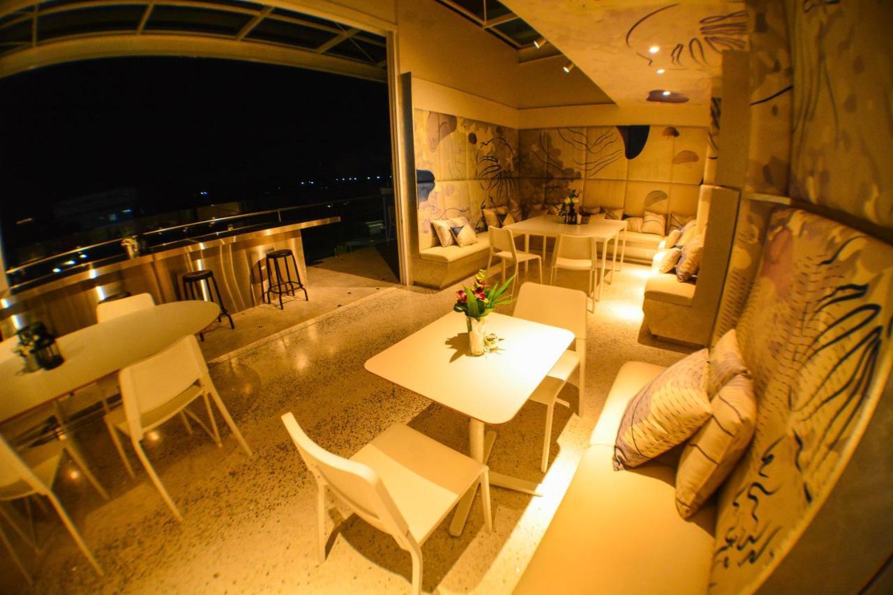 Comet Hotel Surat Thani Extérieur photo