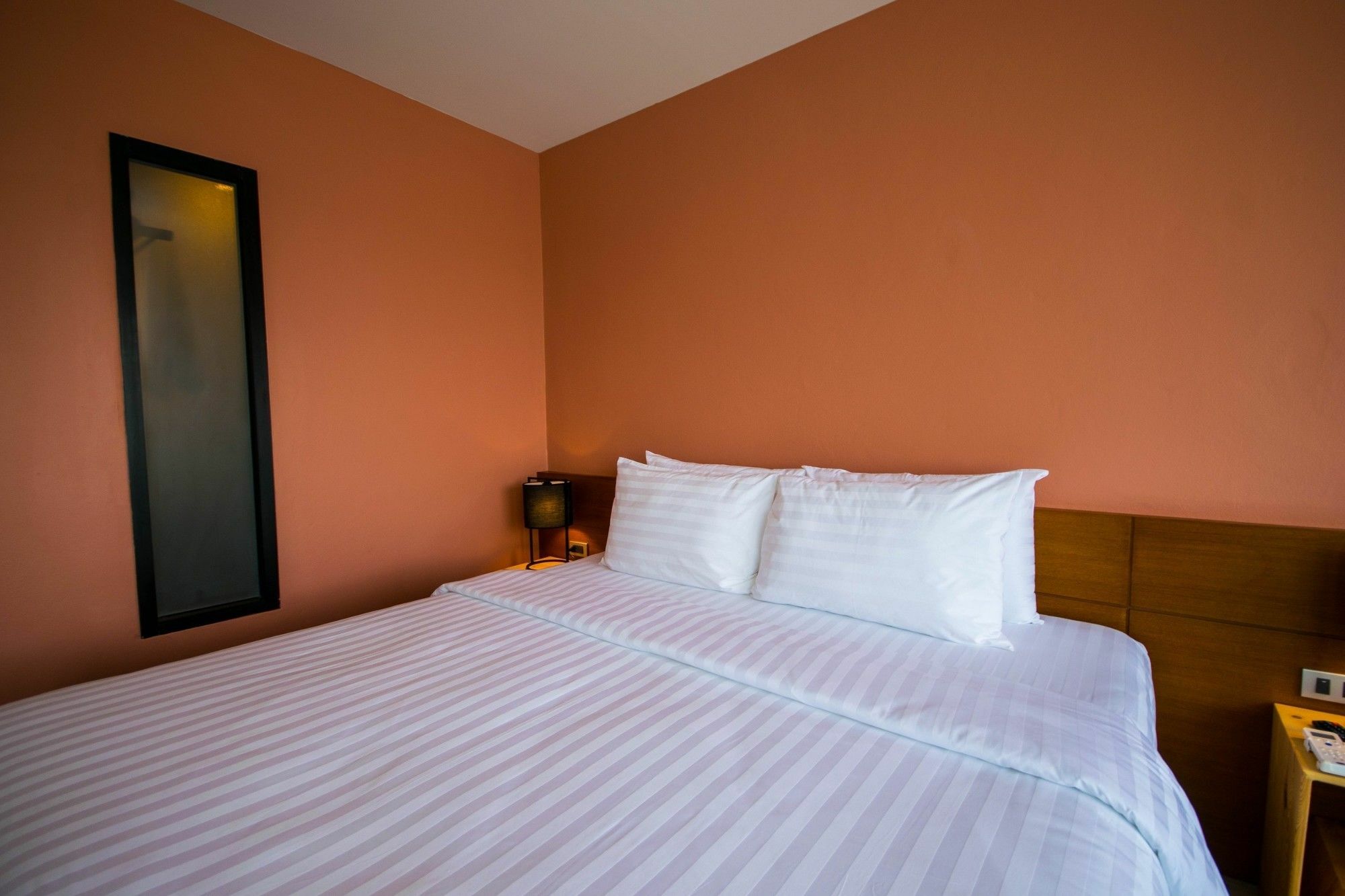 Comet Hotel Surat Thani Extérieur photo